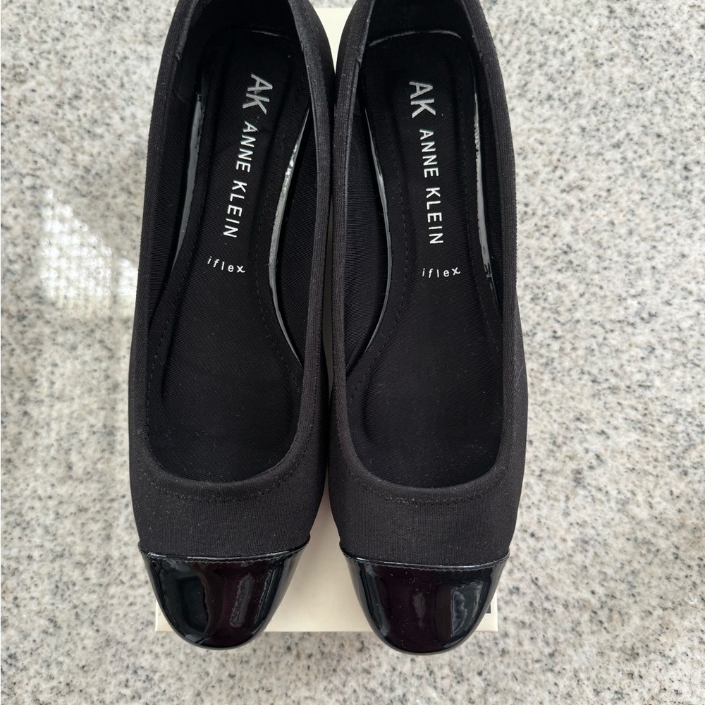 Ak Clarice Blk Low Heel Patent Lthr Toe Area, Bac… - image 1